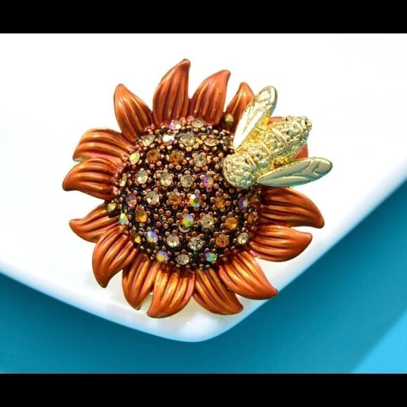 SUNFLOWER AND RHINESTONE BEE BROOCH - NECKLACE - Picture 2 of 3